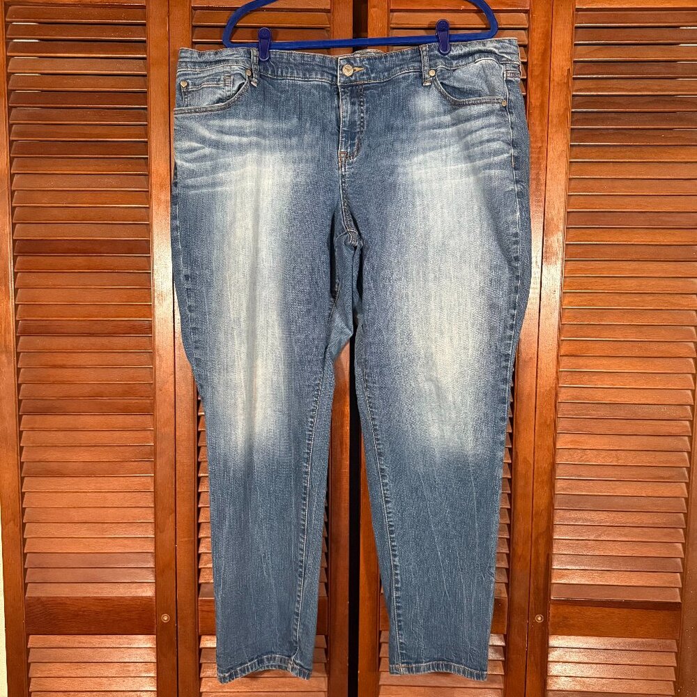 Torrid Boyfriend Straight Jeans Sz 24